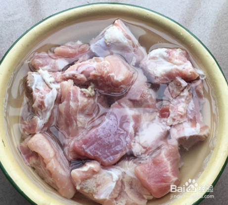 鲜香野生榛蘑煲排骨汤