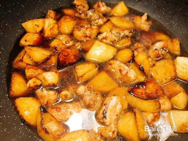 土豆烧鸡翅的做法
