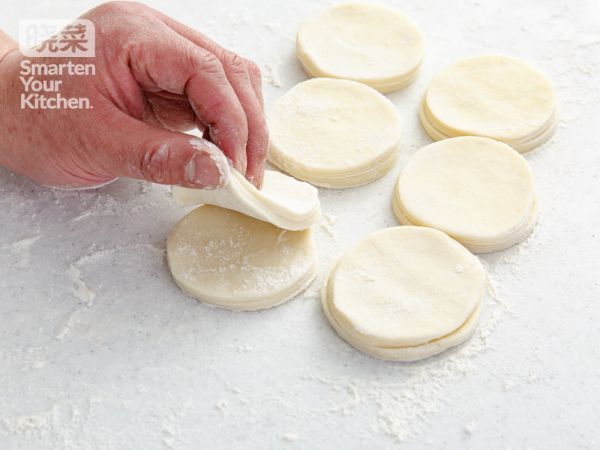 烤鸭薄饼包京酱牛肉丝