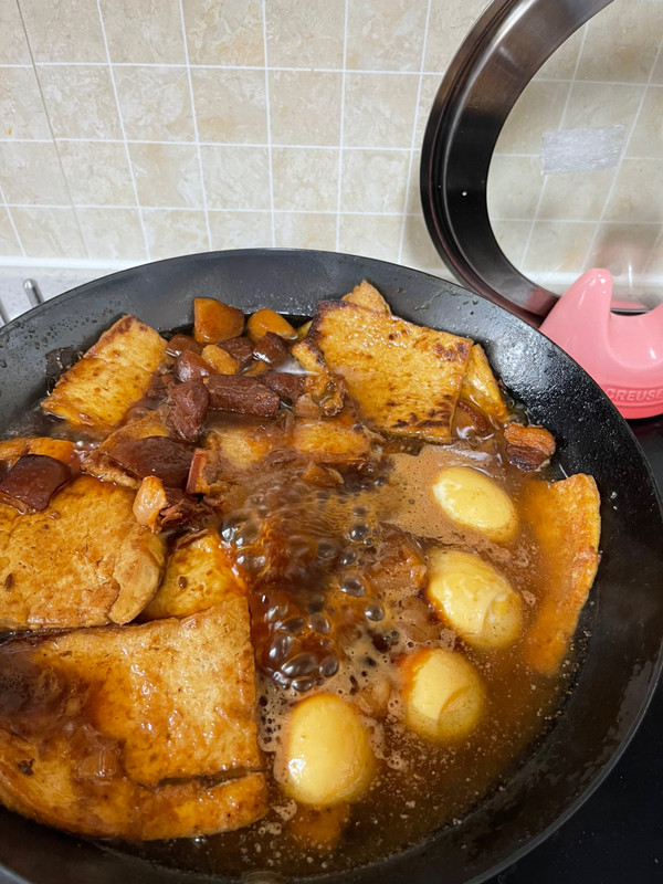 红烧肉炖鸡蛋豆腐