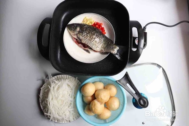 教你做萝卜丝鲫鱼汤