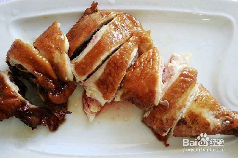 色泽鲜亮 嫩滑可口的豉油鸡