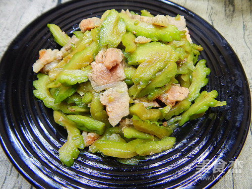 苦瓜炒肉的做法