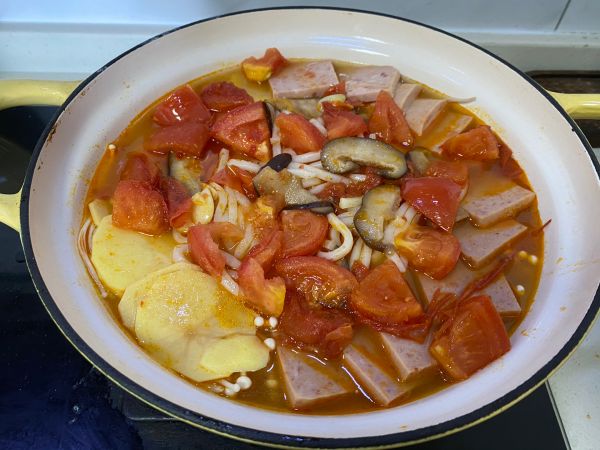 番茄酸汤鱼火锅