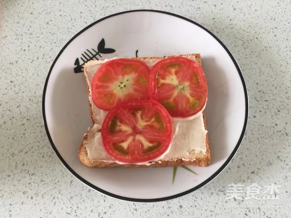 鸡蛋西红柿三明治