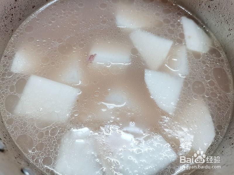 冬季靓汤鱿鱼排骨萝卜汤的做法