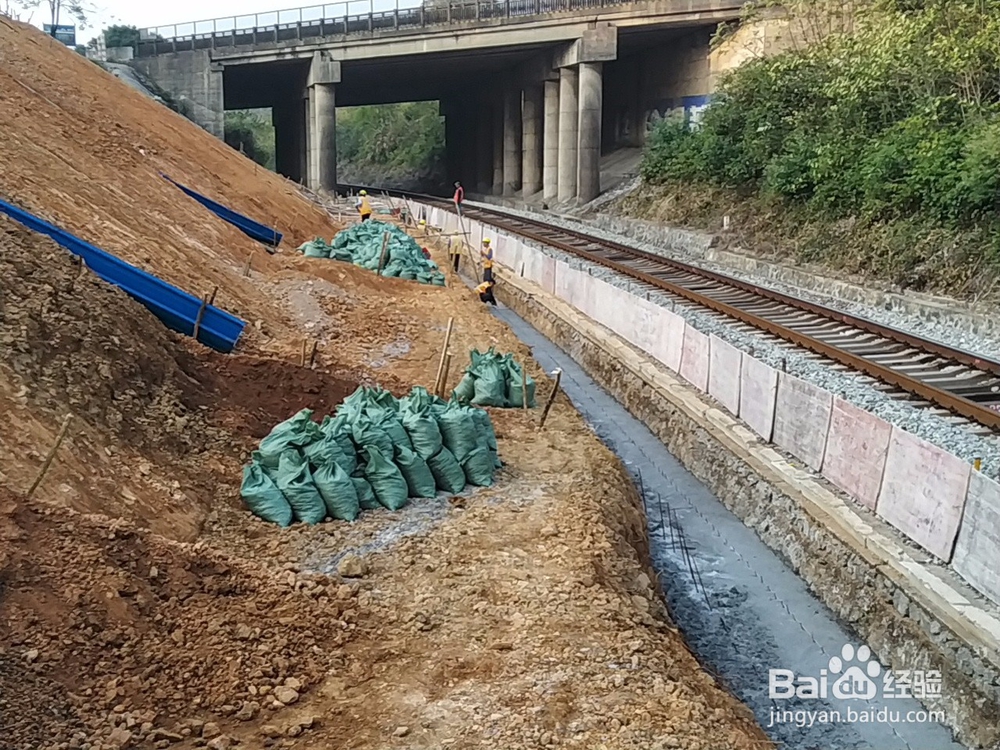 黄土土质高边坡人字骨架施工注意事项有哪些？