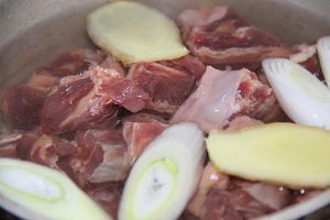如何做红烧牛肉面