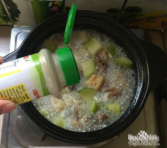 萝卜炖腊猪蹄肉