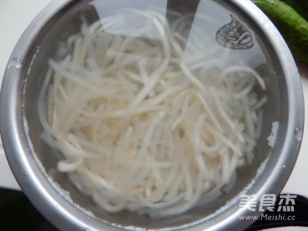 肉丝凉拌土豆粉