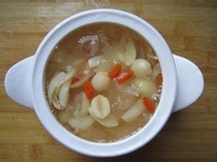 好喝又营养的银耳百合莲子羹