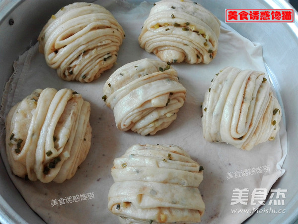 香葱椒盐玉米花卷