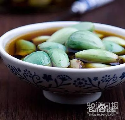 腊八蒜是绿的好？还是不绿的好？