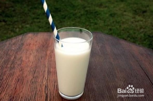 <b>五种替代天然牛奶的食物用于乳糖不耐症</b>