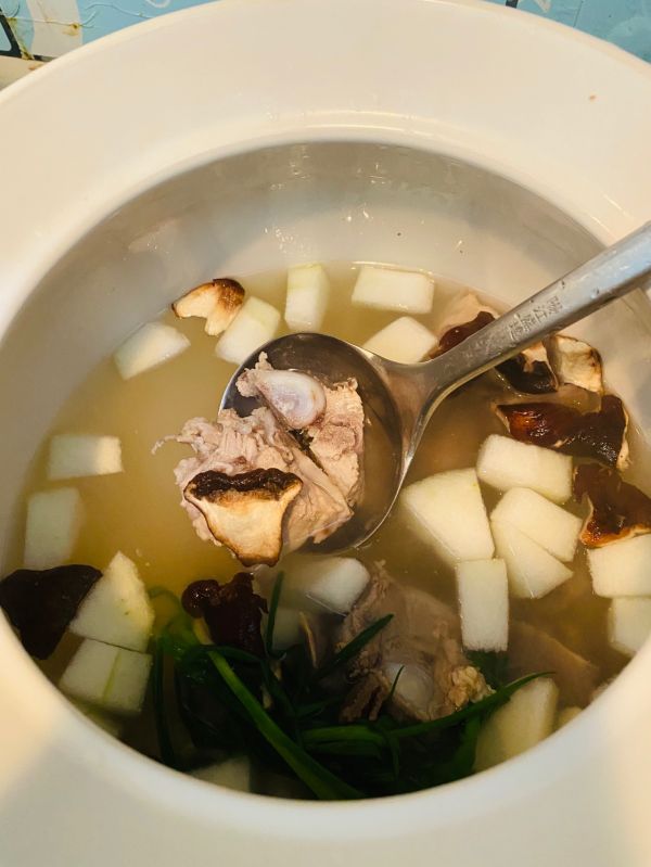 薏米冬瓜红豆脊骨除湿汤