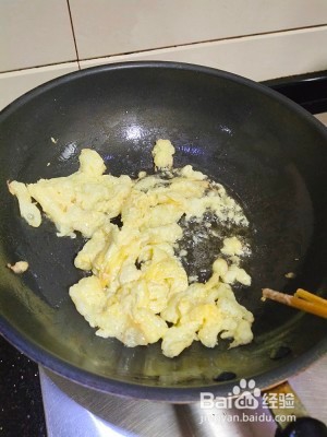 苦瓜炒鸡蛋的做法
