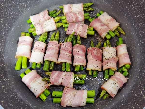 香煎培根芦笋卷