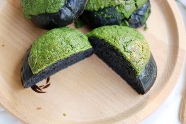 竹炭抹茶菠萝包