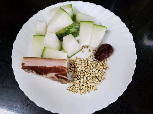 冬瓜排骨金华火腿汤