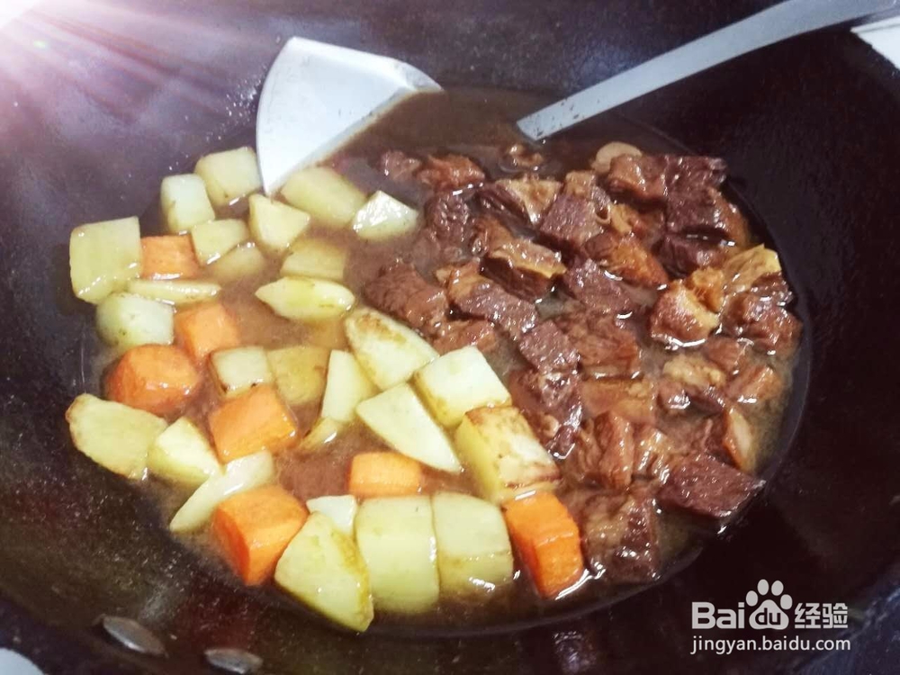 苗府秘制红烧牛肉的做法