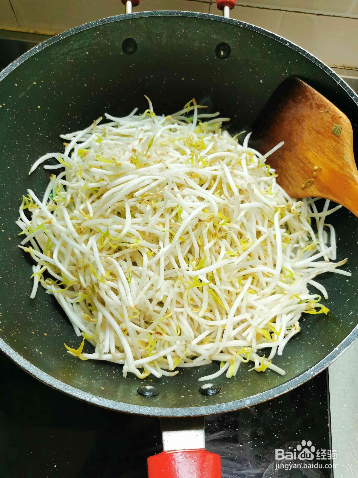 韭菜炒绿豆芽的做法