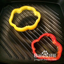 彩椒圈煎鸡蛋的做法