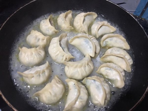 韭菜鸡蛋素锅贴