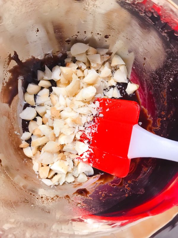 网红夏威夷果巧克力脆脆