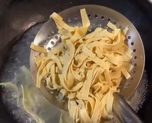 韭菜炒干豆腐的做法