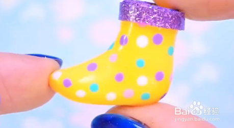 怎么给芭比制作亮片靴子