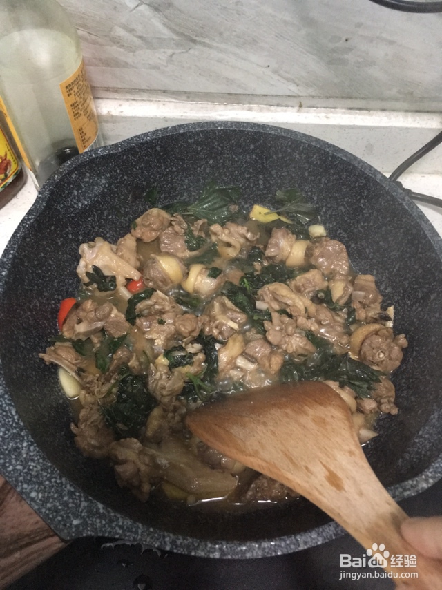 抢着吃的紫苏焖鸭