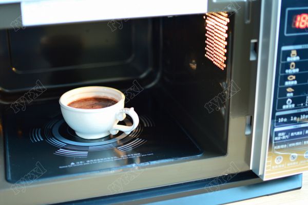 咸焦糖巧克力杯蛋糕