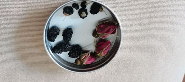 玫瑰桑葚黑枸杞茶