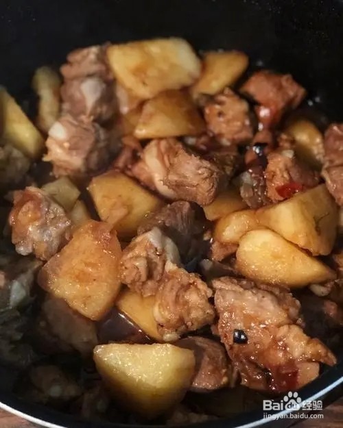 土豆炖大棒骨