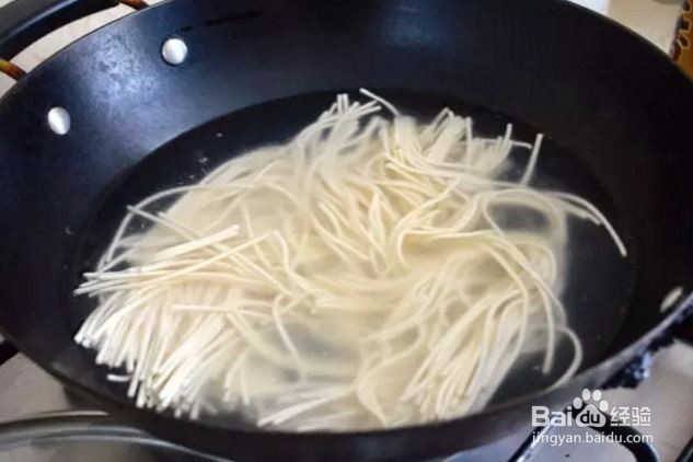 煮面条我教您一招，不黏不糊，吃起来更爽滑可口