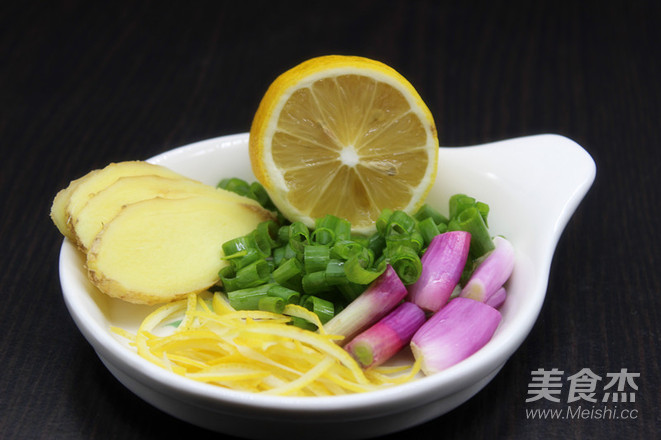 柠檬煎带鱼的做法