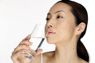 喉咙上火怎么办