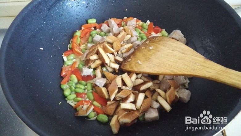 怎么做出美味爽口的肉丁小炒