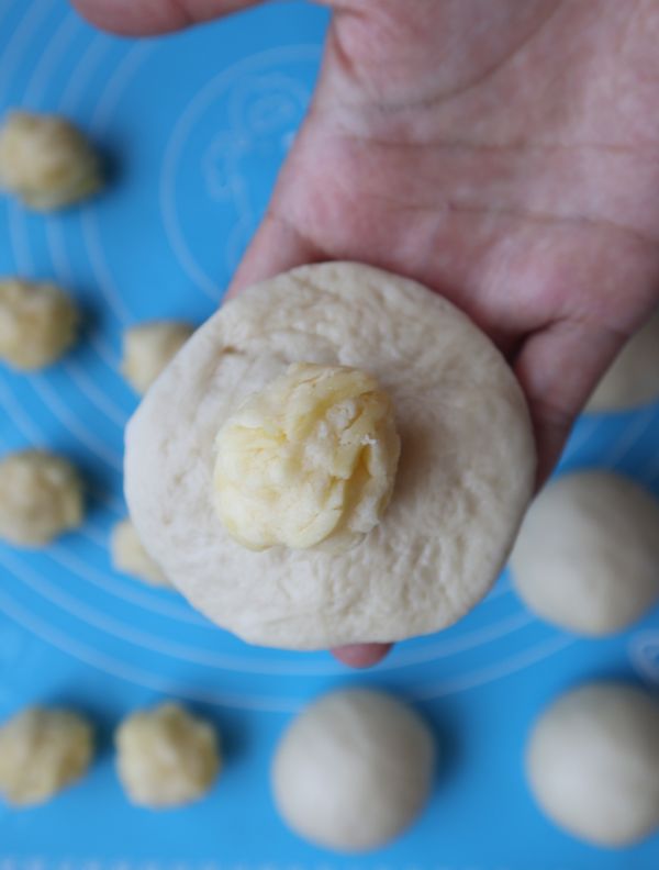 牛奶拉丝小餐包