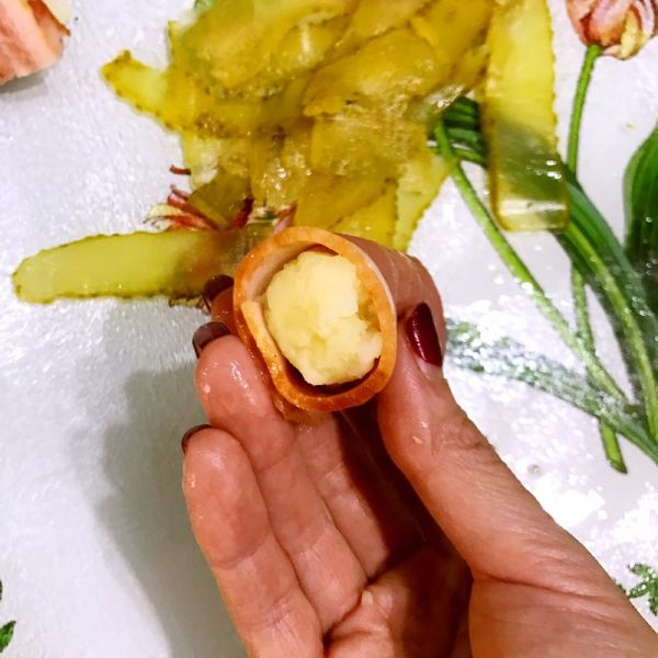 培根烤土豆泥卷