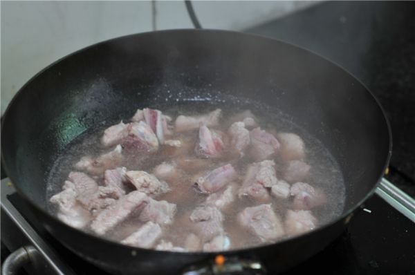 酱香排骨炒黄瓜