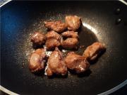 九层塔炒鸡腿肉的做法