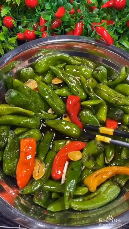 如何利用青椒做成咸菜