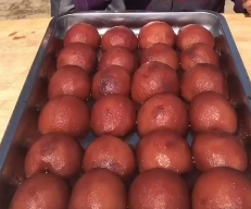 怎么做好吃香甜的红酒冰糖雪梨呢