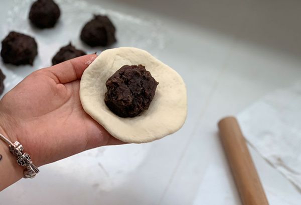 日式蜜豆芝麻包