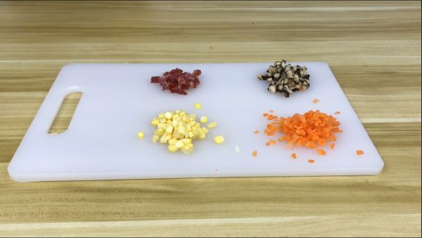 饺子皮咸蛋黄烧麦