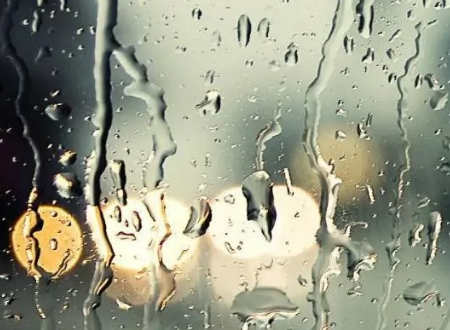 天雨路滑下一句是什么