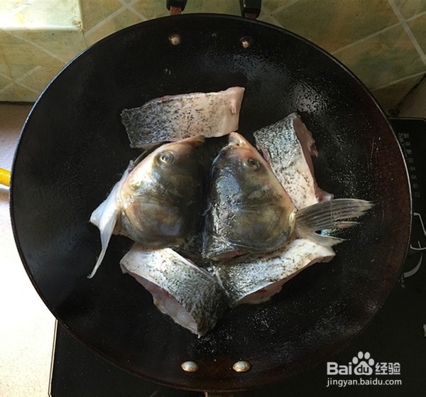 如何自制萝卜鱼头煲