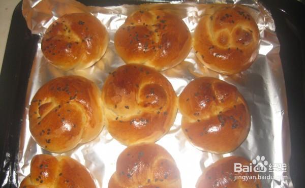 跟着做喜欢的黑芝麻小面包