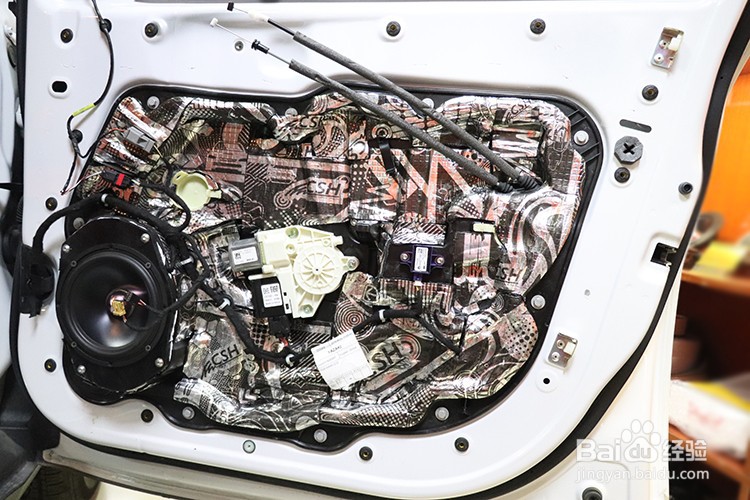 乌鲁木齐吉普自由侠汽车音响改装隔音升级案例